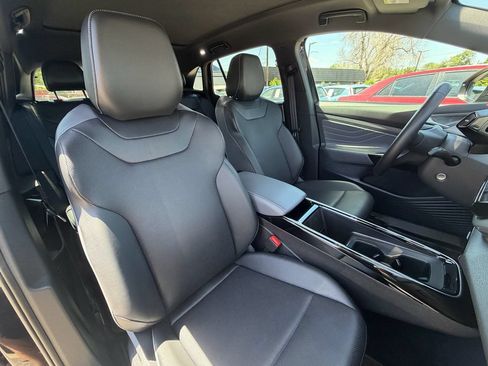 Used 2023 Volkswagen ID.4 Pro S AWD/4WD image 24