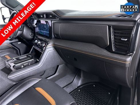 Used 2025 GMC Sierra 2500 AT4 image 30