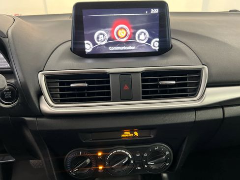Used 2018 MAZDA MAZDA3 Sport image 16