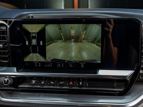 Used 2024 Chevrolet Silverado 3500 High Country w/ High Country Premium Package image 26