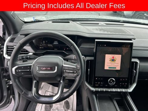 Used 2025 GMC Acadia Elevation w/ Elevation Premium Package FWD image 7
