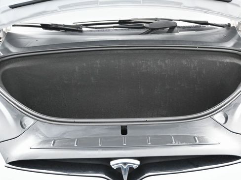 Used 2023 Tesla Model X image 44