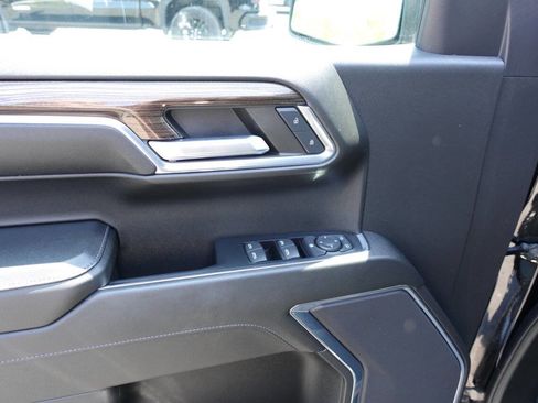 Used 2024 Chevrolet Silverado 1500 LT AWD/4WD image 16
