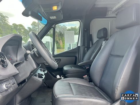 Used 2023 Mercedes-Benz Sprinter 144 Cargo image 22
