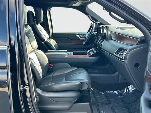 Used 2024 Lincoln Navigator L Reserve image 22