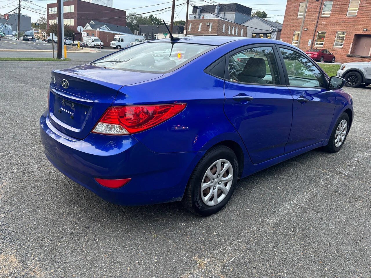Used 2014 Hyundai Accent GLS FWD image 5