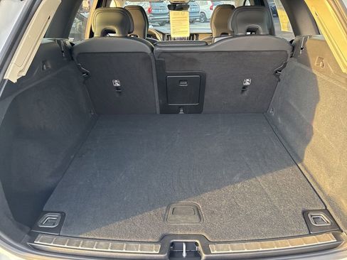 Used 2025 Volvo XC60 B5 Plus image 46