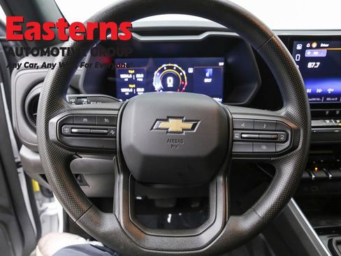 Used 2024 Chevrolet Colorado W/T w/ Technology Package RWD image 10