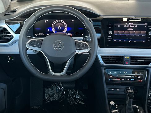 New 2025 Volkswagen Taos SE image 14