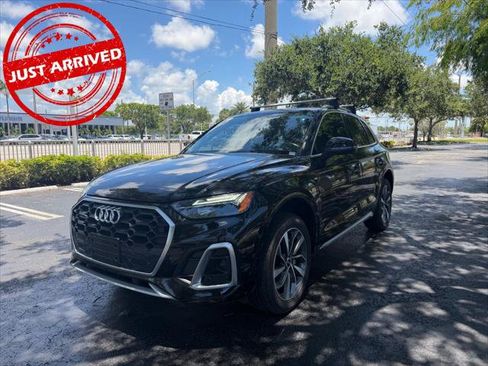 Used 2023 Audi Q5 2.0T Premium w/ Convenience Package AWD/4WD image 2