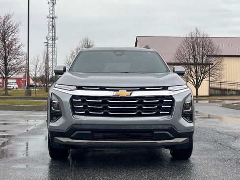 Used 2025 Chevrolet Equinox LT w/ Convenience Package II image 2