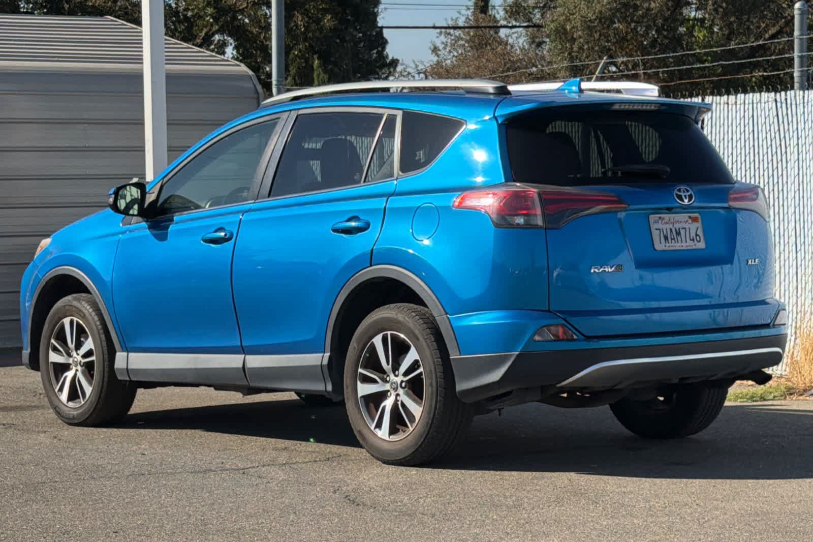 Used 2016 Toyota RAV4 XLE FWD image 5
