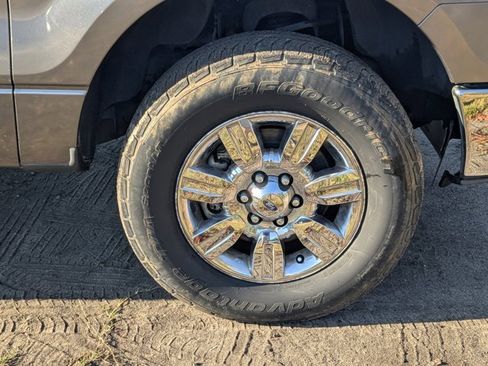 Used 2012 Ford F150 XLT w/ XLT Chrome Pkg image 11