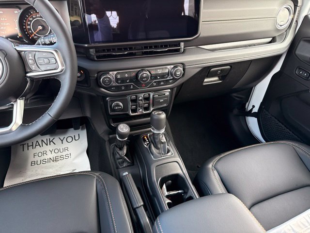 New 2026 Jeep Wrangler Unlimited Sahara AWD/4WD image 15