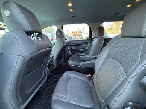 Used 2016 GMC Acadia SLE AWD/4WD image 41