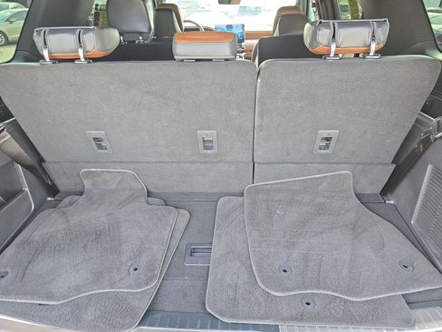 Used 2024 Lincoln Navigator Reserve image 15