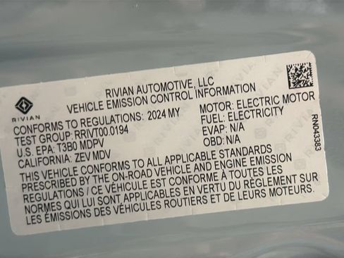 Used 2024 Rivian R1S Adventure AWD/4WD image 36