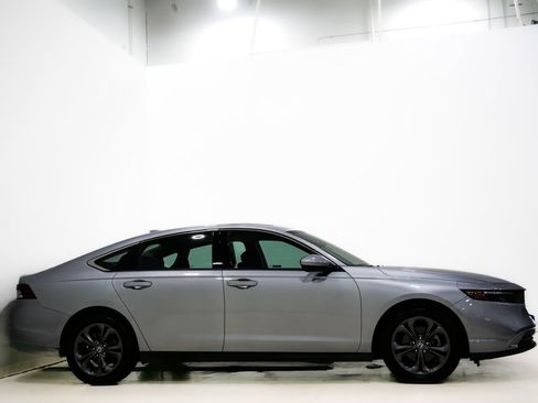 Used 2024 Honda Accord EX image 5