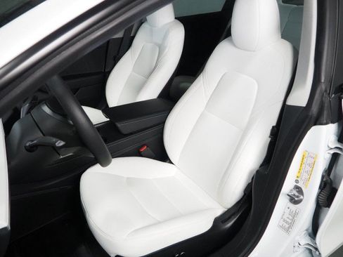Used 2023 Tesla Model 3 RWD image 15