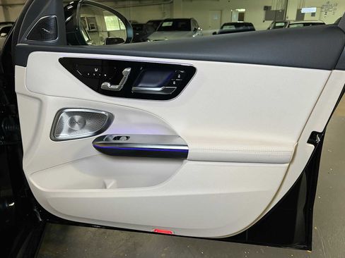 Used 2025 Mercedes-Benz C 300 4MATIC Sedan image 10