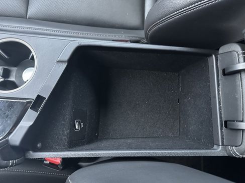 Used 2023 Genesis G70 2.0T image 32