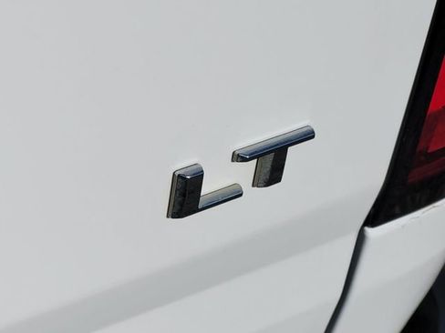 Used 2022 Chevrolet Colorado LT w/ Fleet Safety Package image 9