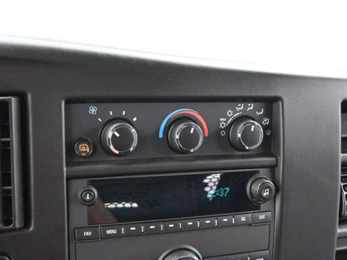 Used 2024 GMC Savana 2500 w/ Driver Convenience Package image 19