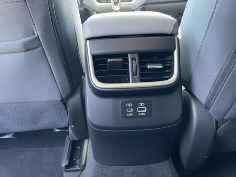 Used 2024 Subaru Outback Premium AWD/4WD image 16