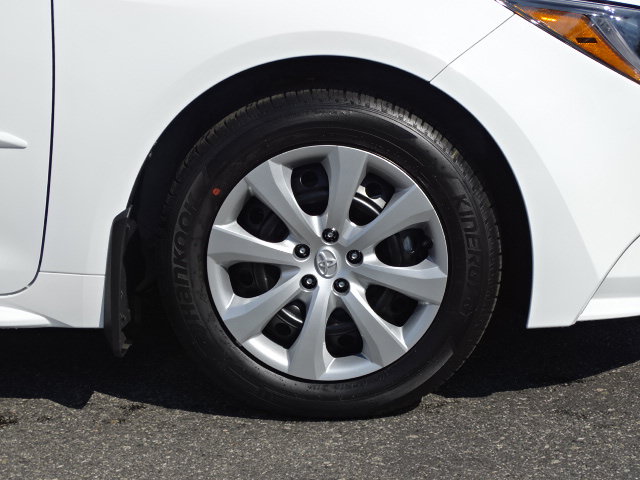 New 2027 Toyota Corolla LE FWD image 4