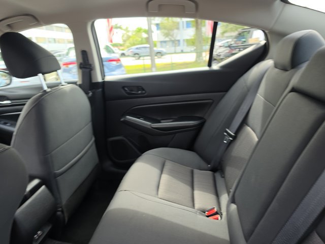 Used 2025 Nissan Altima 2.5 SV FWD image 13