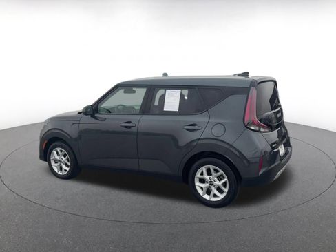 Used 2025 Kia Soul LX w/ LX Technology Package image 10