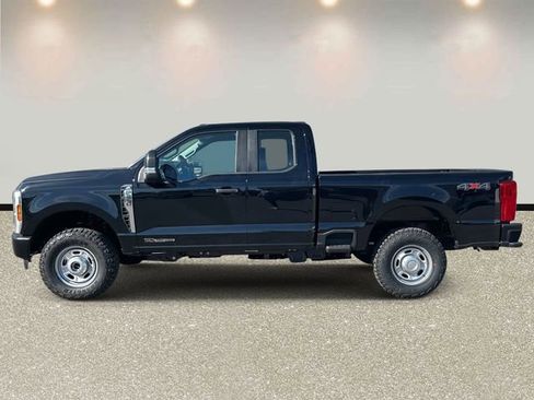 New 2026 Ford F250 XL w/ XL Off-Road Package image 8