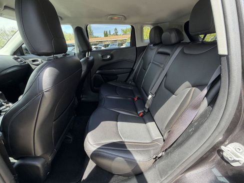Used 2019 Jeep Compass Limited AWD/4WD image 18