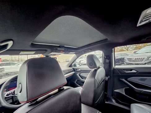 Used 2025 Volkswagen Jetta GLI Autobahn image 27