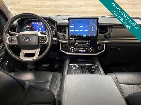 Used 2024 Ford Expedition XLT image 2