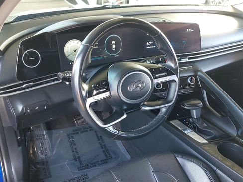 Used 2022 Hyundai Elantra Limited w/ Preferred Accessory Package image 15