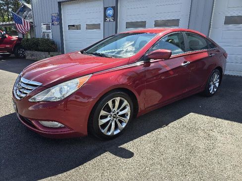 Used 2011 Hyundai Sonata SE FWD image 1