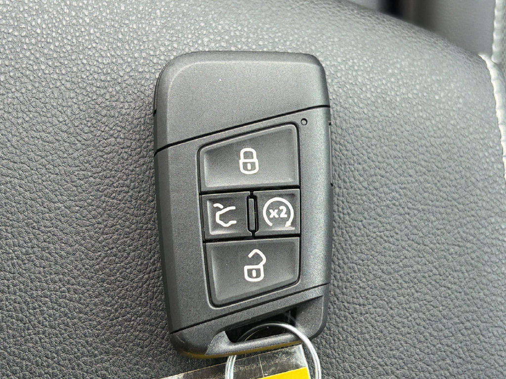 Used 2024 Volkswagen Taos SE FWD image 28