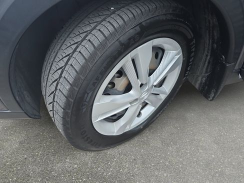 Used 2018 Nissan Kicks S FWD image 28