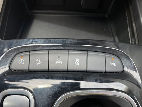 Used 2023 Buick Envision Preferred AWD/4WD image 29