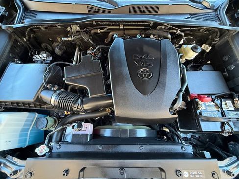 Used 2019 Toyota Tacoma SR5 image 9