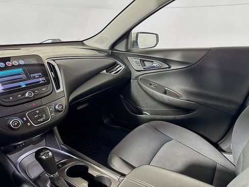 Used 2017 Chevrolet Malibu LT w/ Driver Confidence Package FWD image 22