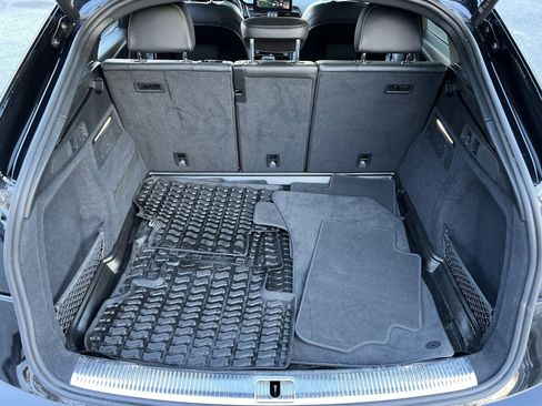 Used 2023 Audi SQ5 Prestige w/ Prestige Package image 24