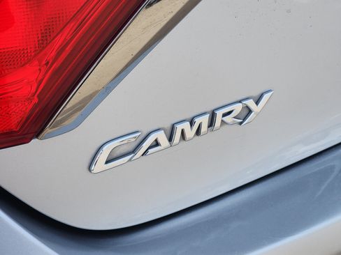 Used 2015 Toyota Camry SE image 13