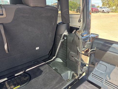 Used 2017 Jeep Wrangler Sport image 28