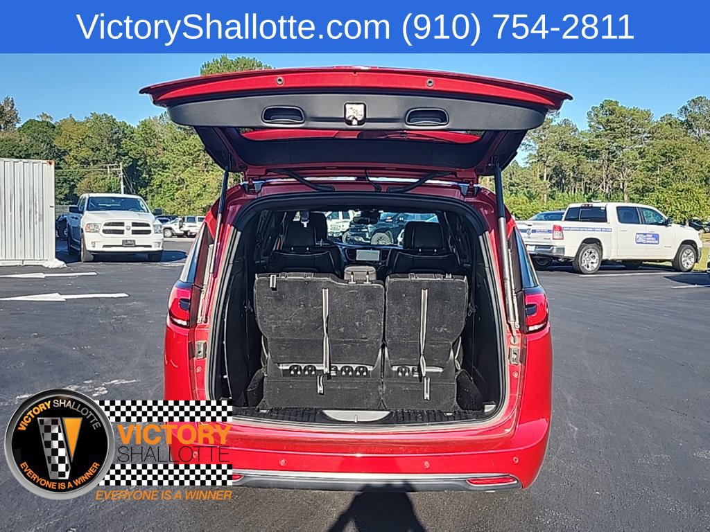 Used 2025 Chrysler Pacifica Limited FWD image 31