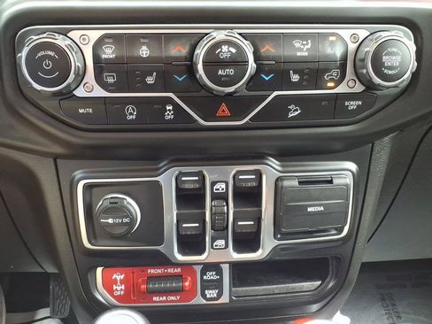 Used 2021 Jeep Wrangler Unlimited Rubicon w/ LED Lighting Group image 18