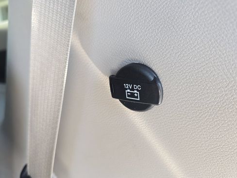 Used 2024 Chrysler Pacifica Touring-L FWD image 33