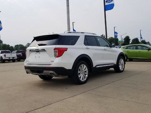 Certified 2022 Ford Explorer Limited AWD/4WD image 2