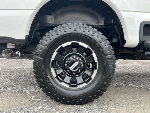 Used 2025 Ford F350 Platinum w/ Tremor Off-Road Package image 20